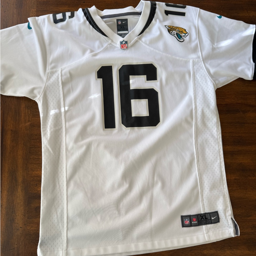 Jaguars Lawrence jersey